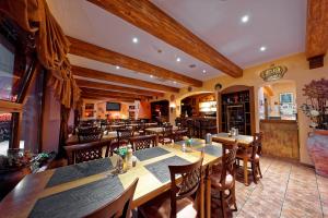 Max Inn Hotel,Old Town Bratislava>>Bratislava,4 star