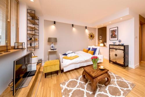 golden apartament by your freedom