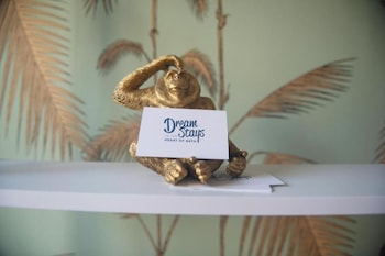 dream stays bath queen street