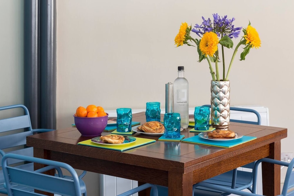 dream stays bath queen street