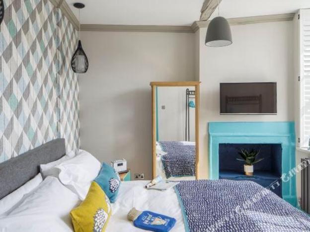 dream stays bath queen street