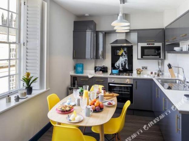 dream stays bath queen street