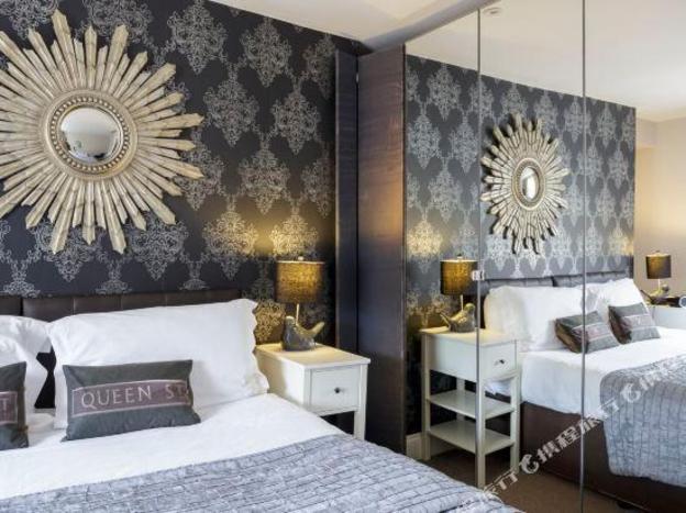 dream stays bath queen street