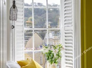 dream stays bath queen street