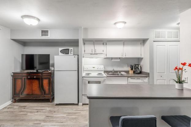 stay together suites 1bd1ba w bonusrm