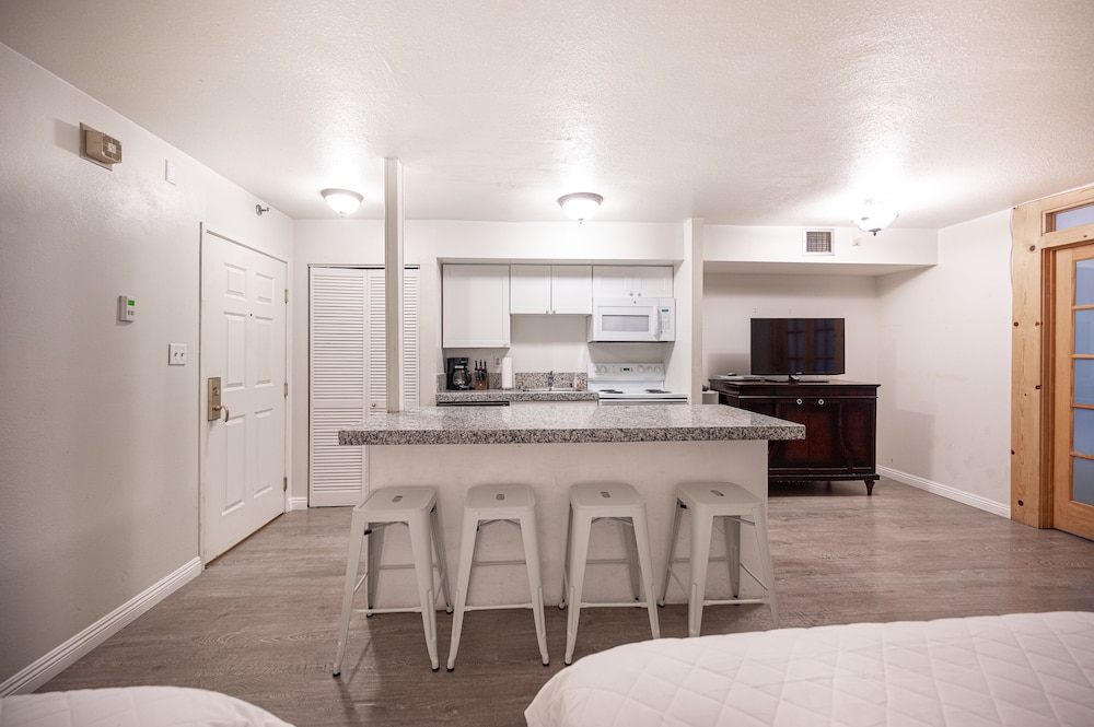 stay together suites 1bd1ba w bonusrm