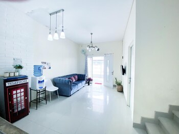 surabaya homey near airport