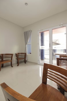 reddoorz syariah near metropolitan mall bekasi