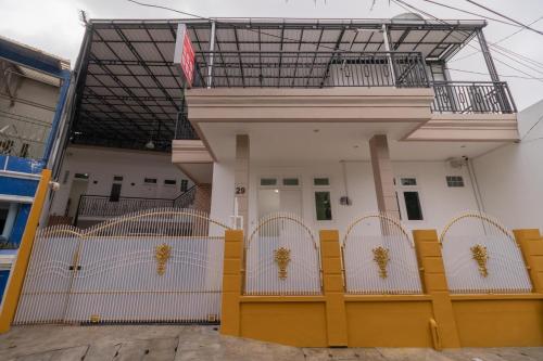 reddoorz syariah near metropolitan mall bekasi