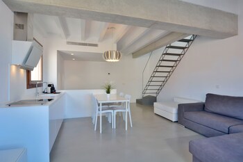 lonja suites apartments