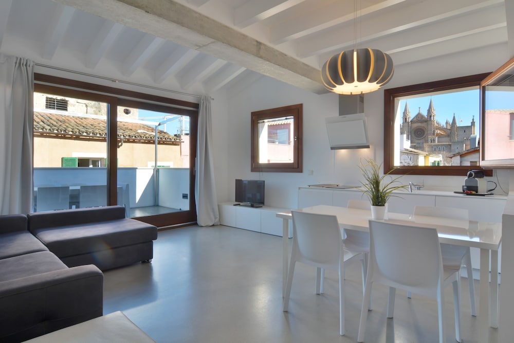 lonja suites apartments