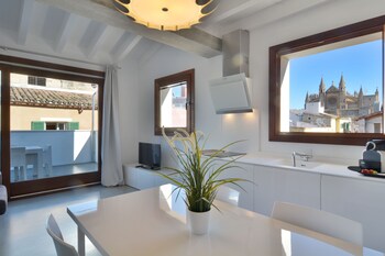 lonja suites apartments