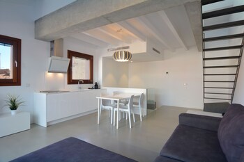 lonja suites apartments