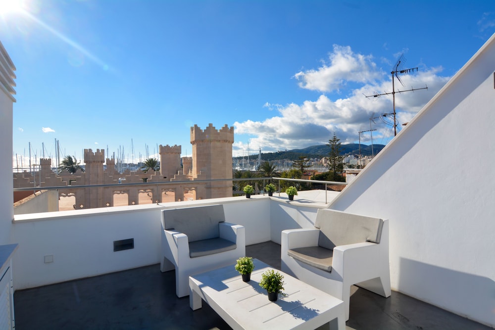 lonja suites apartments