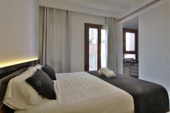 lonja suites apartments