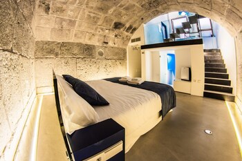 lonja suites apartments