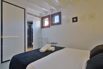 lonja suites apartments