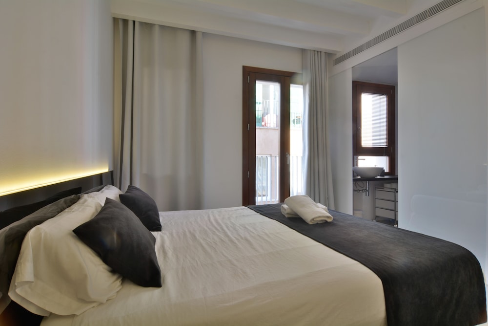 lonja suites apartments