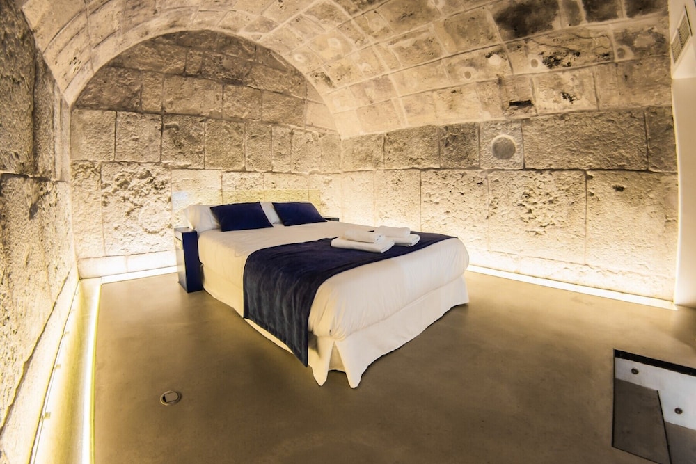 lonja suites apartments