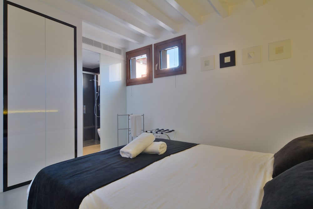 lonja suites apartments