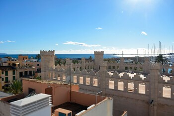 lonja suites apartments