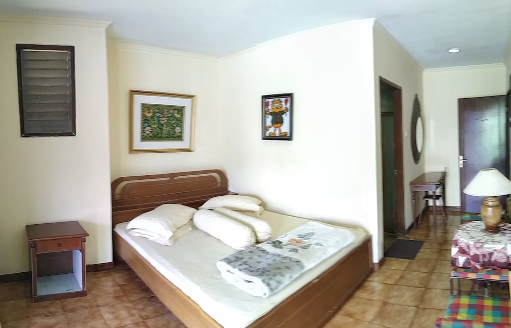 villa lot 5 lake view for 30 pax