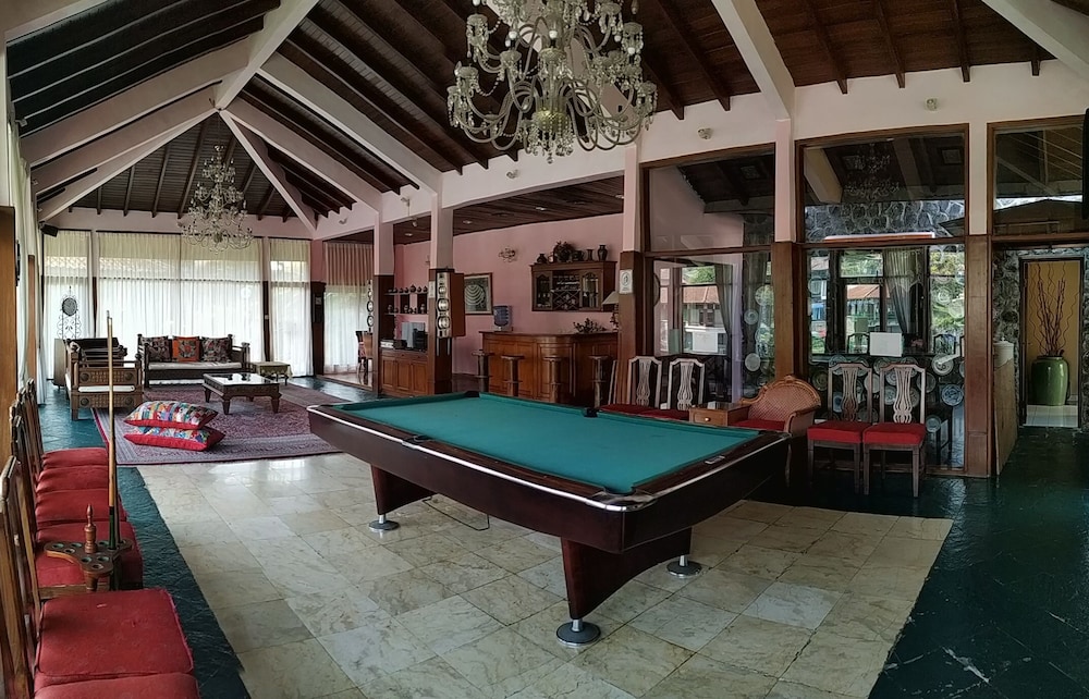 villa lot 5 lake view for 30 pax