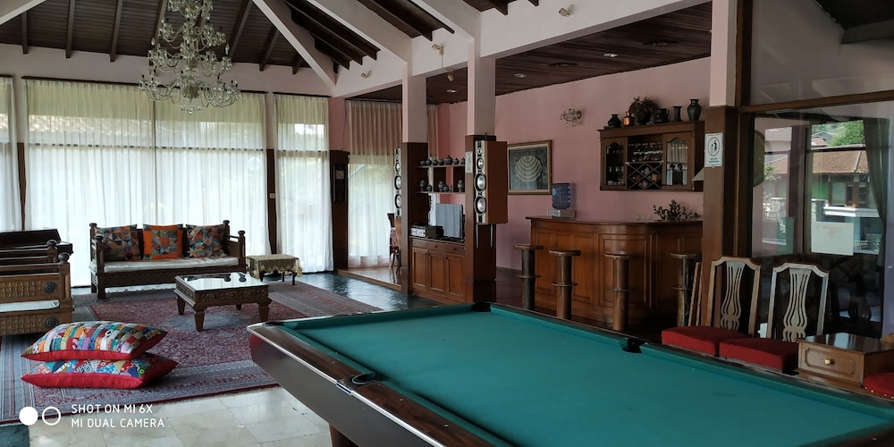 villa lot 5 lake view for 30 pax