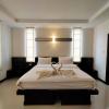 k m house