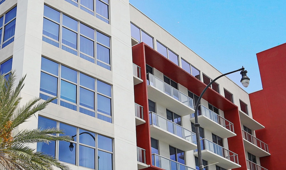 ch luxury condos and studios on the beach