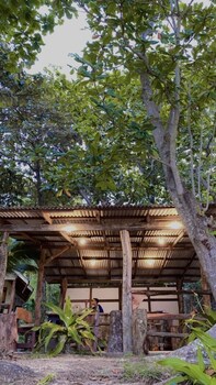 Koh Phu Valley,Ko Jum>>Ban Nua Khlong,2.5 star