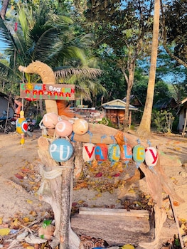 Koh Phu Valley,Ko Jum>>Ban Nua Khlong,2.5 star