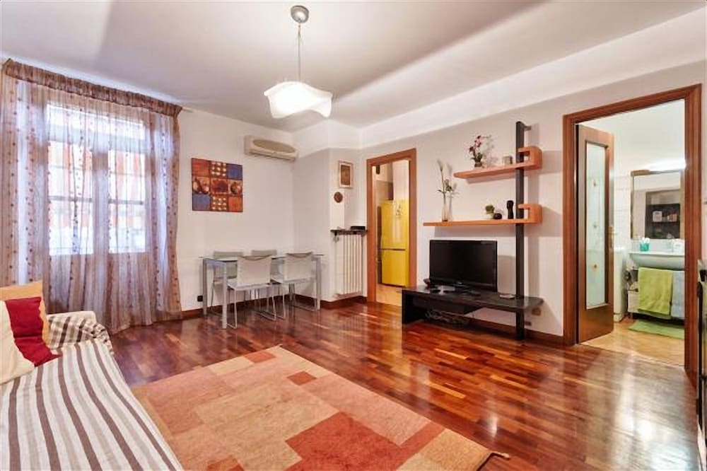 torino crocetta and politecnico apartment