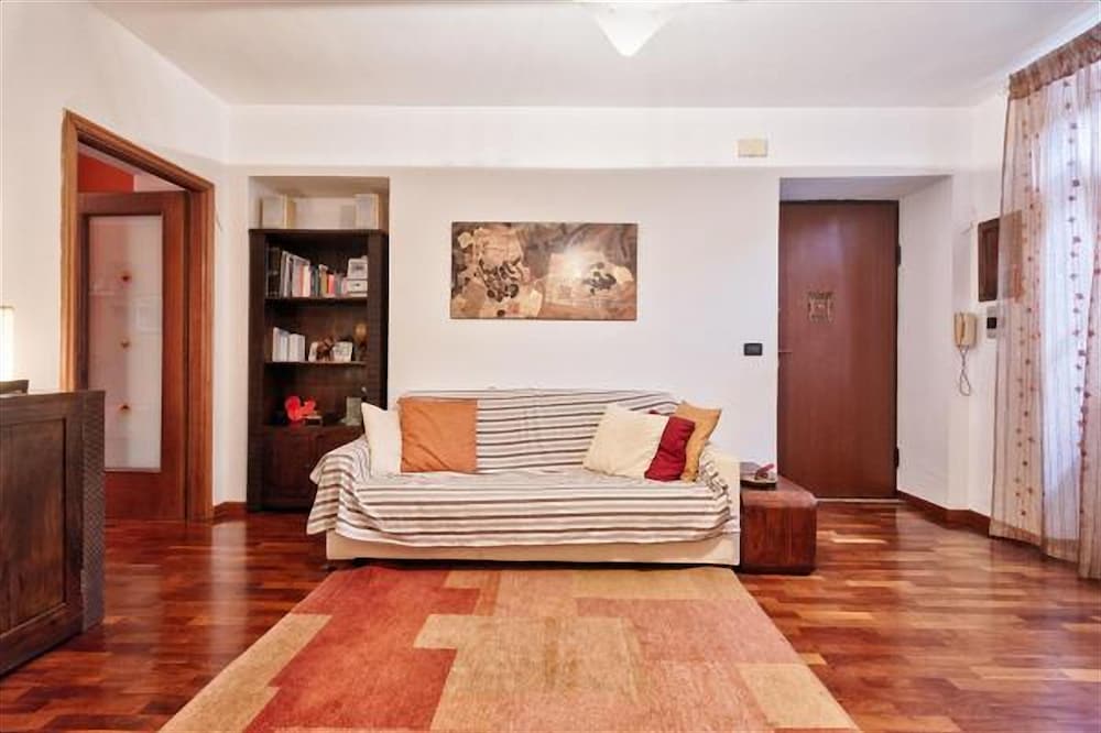 torino crocetta and politecnico apartment