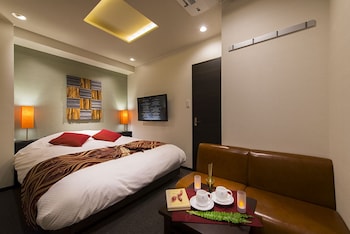 hotel corest adults only