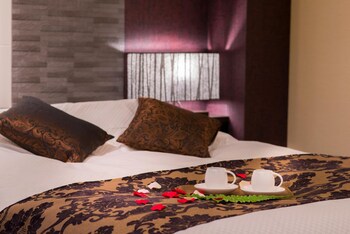 hotel corest adults only