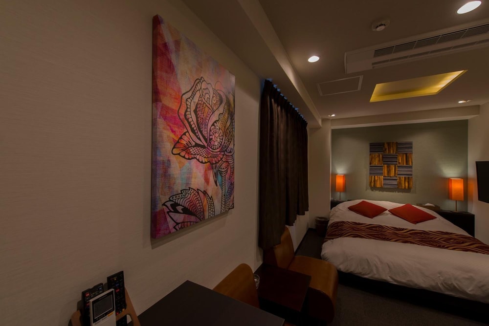 hotel corest adults only