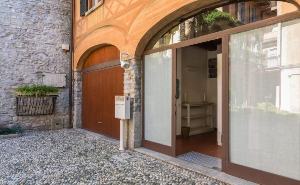 la corte delle rondini