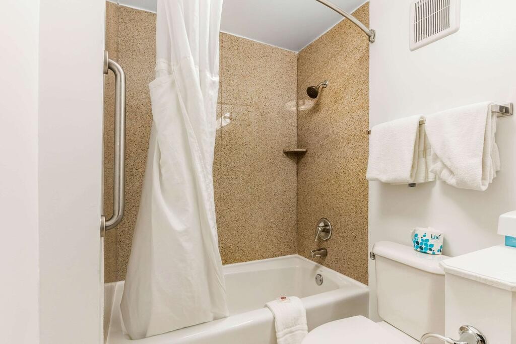 comfort inn and suites vancouver downtown city center