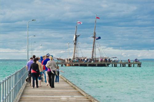 moonlight bay apartments