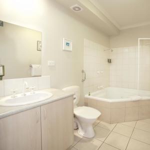 moonlight bay apartments