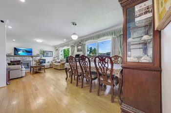quite house near vancouver airport