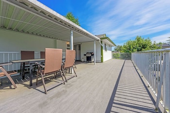 quite house near vancouver airport