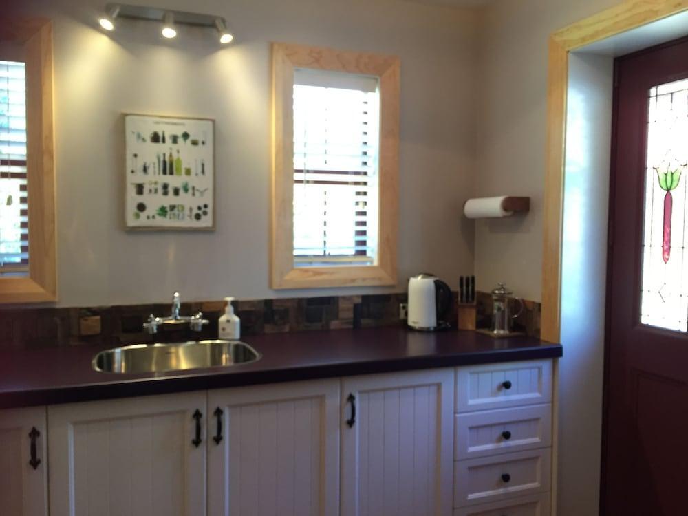 settlers boutique motel