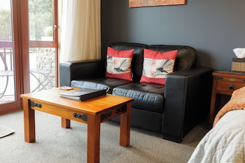 settlers boutique motel