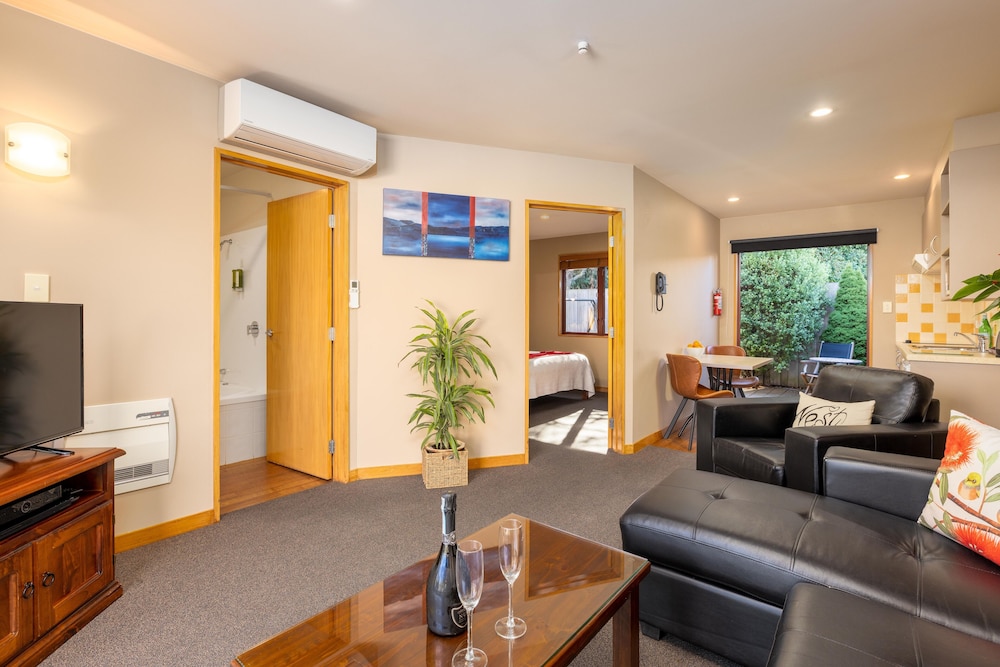 settlers boutique motel