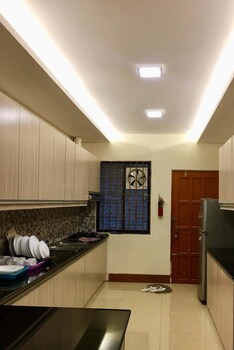 transient house and van for rent