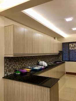 transient house and van for rent