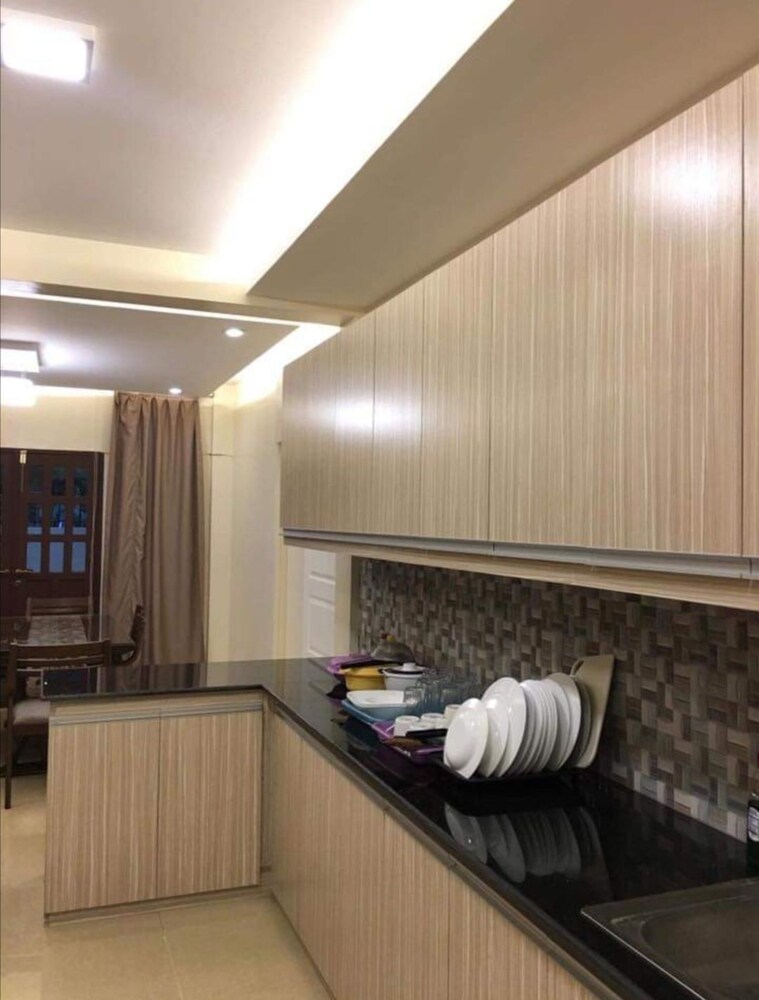 transient house and van for rent