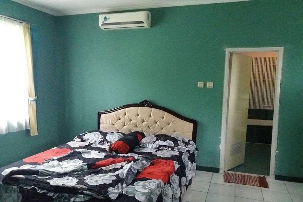 Kota Bunga K,Cipanas>>Cianjur,3 star